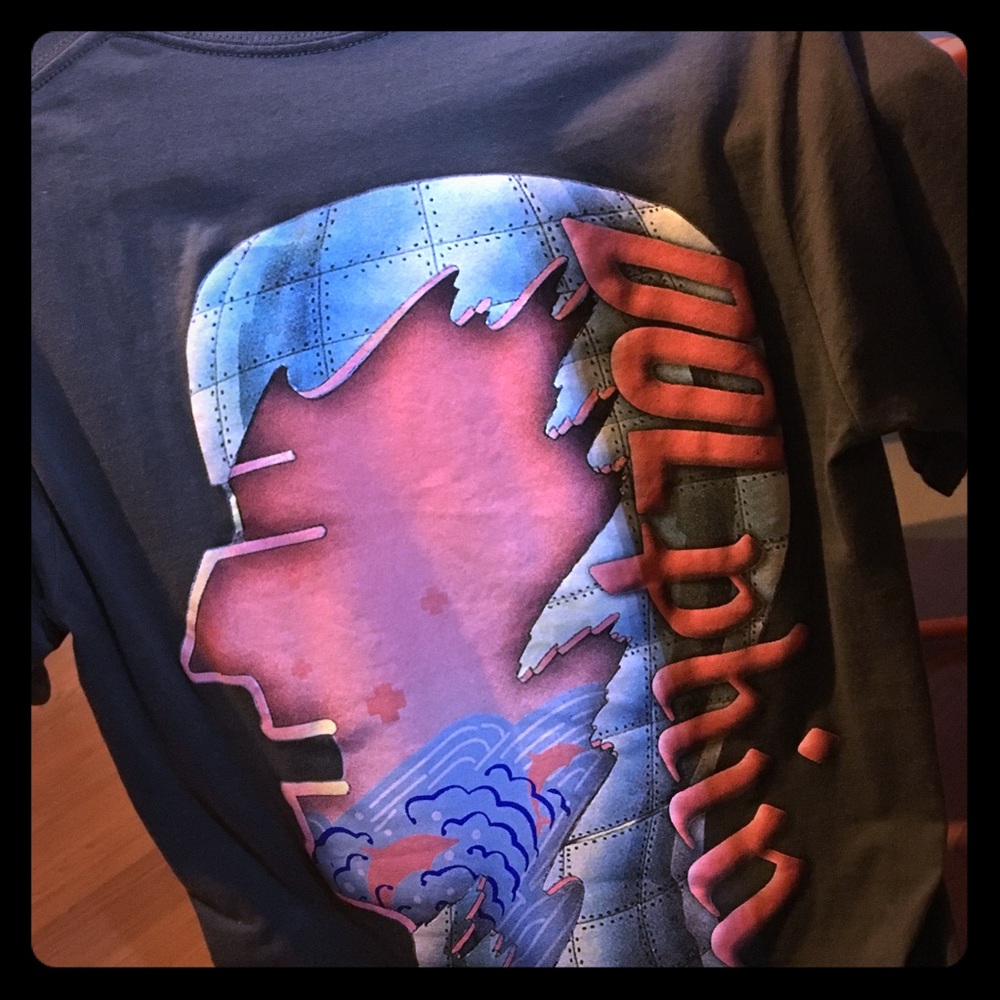 Men's small shirt pink dolphin.